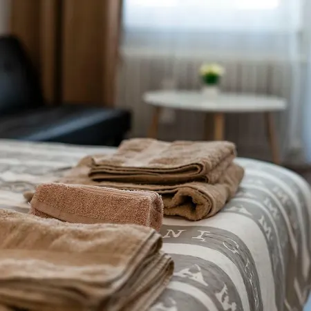 1 Bdr Apartment, Soblahovska דירה Trenčín